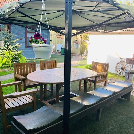 Martin Guest House Вентспилс Екстериор снимка