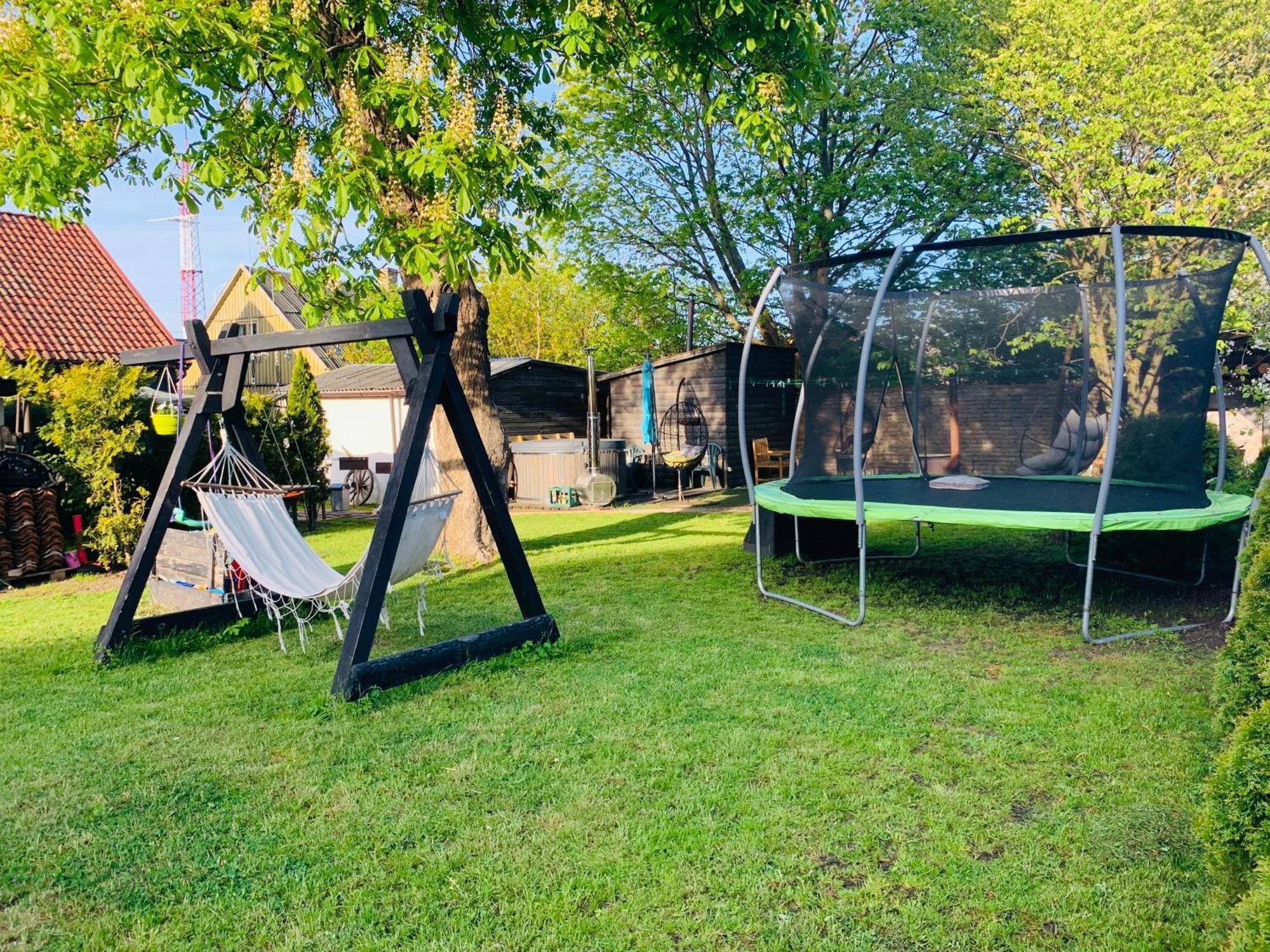 Martin Guest House Вентспилс Екстериор снимка
