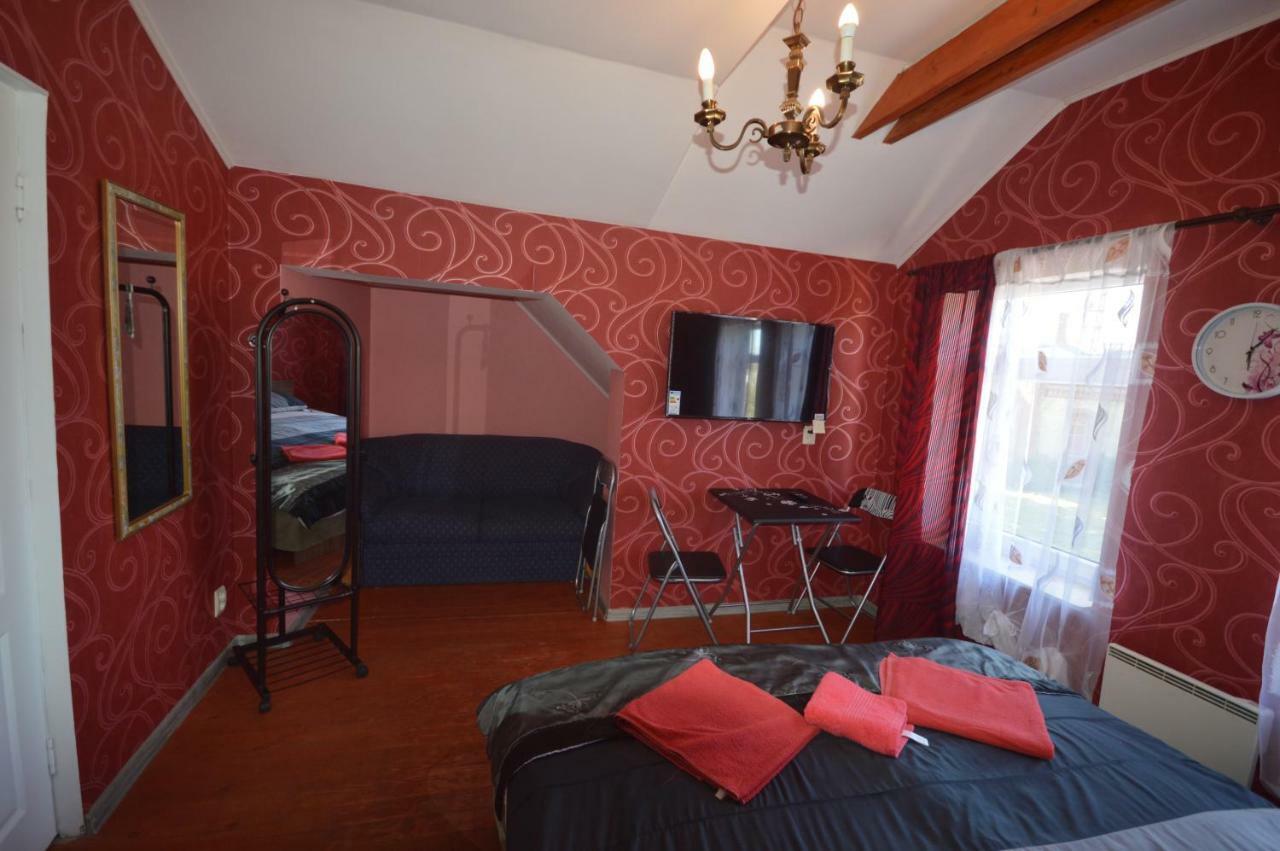 Martin Guest House Вентспилс Екстериор снимка